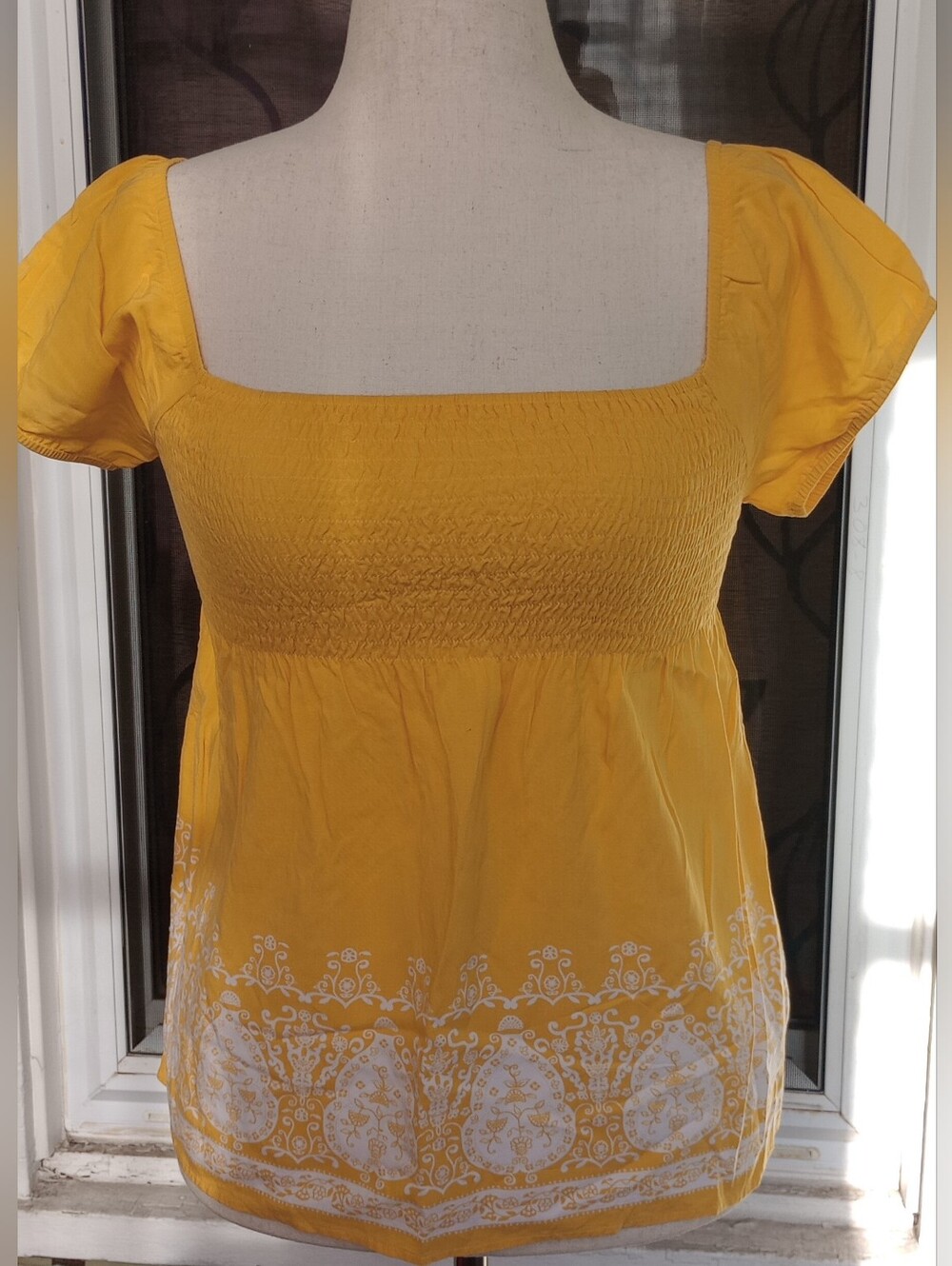 Guess Yellow Square-Neck Smocked Top with White Border Print